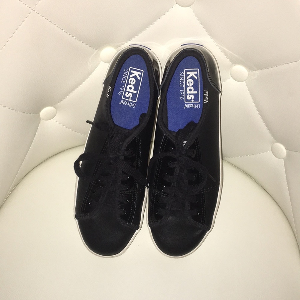 I am selling keds shoes in size ten women.